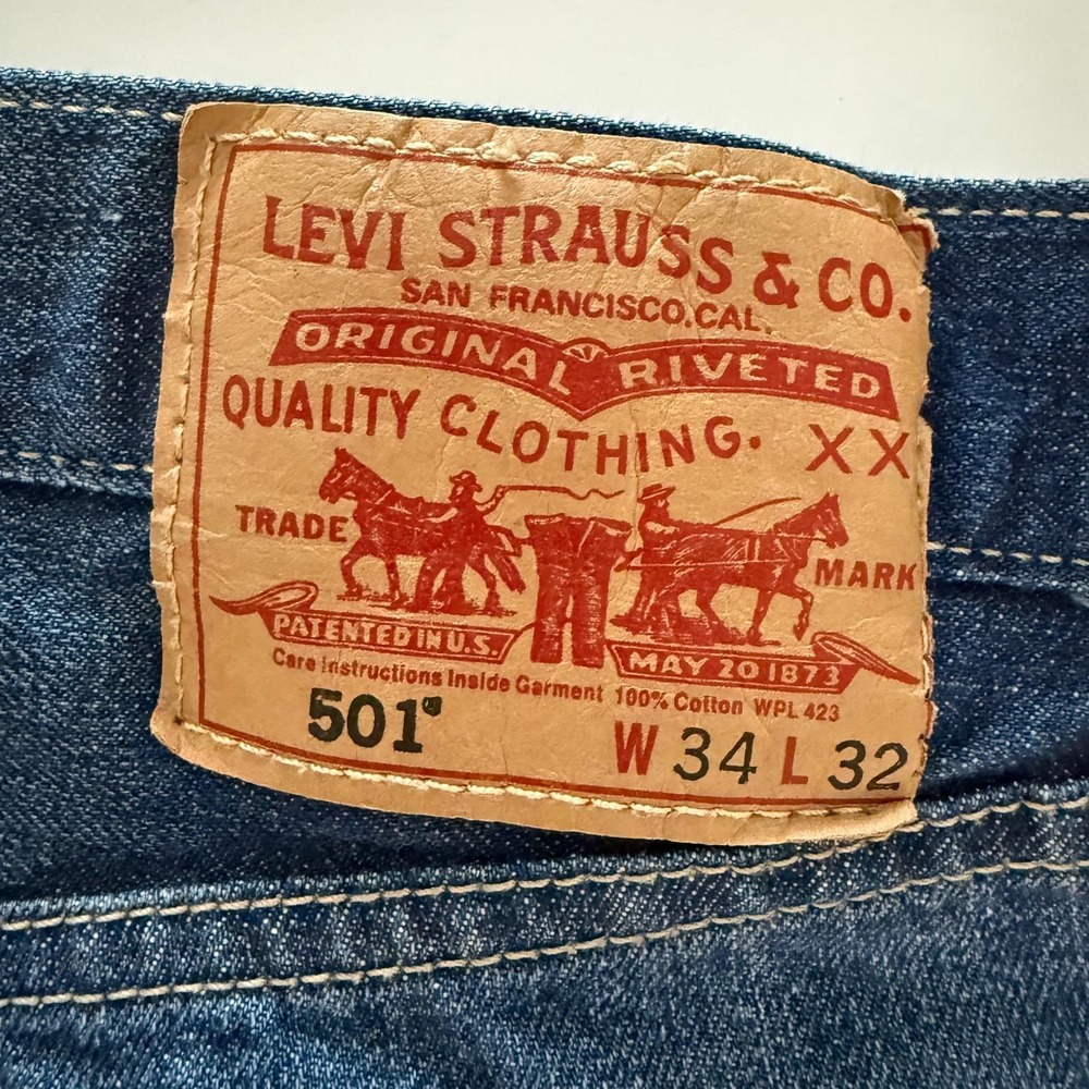 Levis 501 Original Fit Jeans Mens 34x32 Blue Denim Button Fly Straight Leg